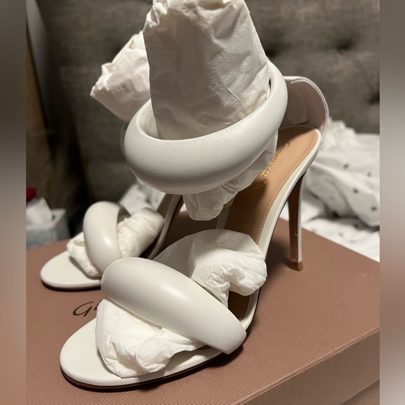 SOLD - Picture 4 of 11